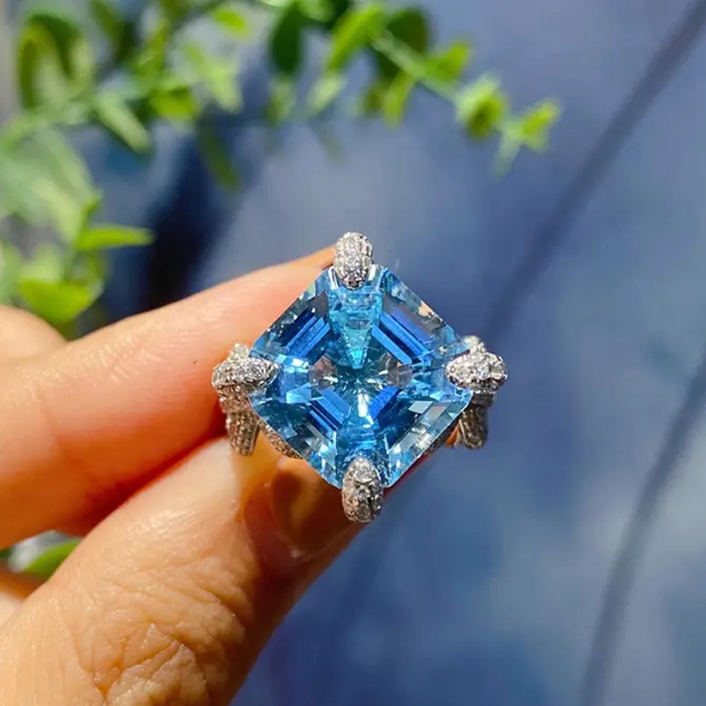 Stunning 12 Carat Blue Crystal Pave Cocktail Ring - Picture 5 of 7